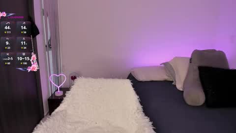 Snapshot of _lucianapalmer chatting on February 24, 12:14 pm online show from February 24, 12:14 pm