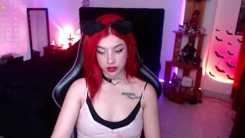 Queen.  Help me reach 100 thumbs up  online show from October 21, 8:57 pm