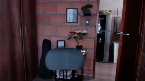 _lunablondie_ online show from February 6, 2:37 pm