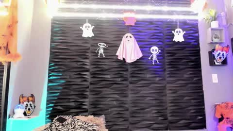 Snapshot of _lustyles_ chatting on October 28, 11:49 am _lustyles_ online show from October 28, 11:49 am