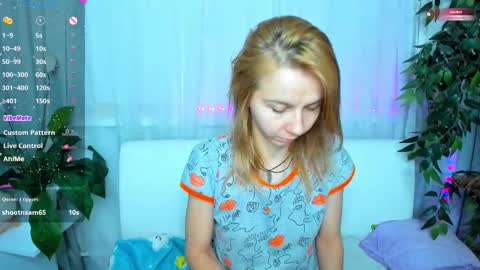 Snapshot of _mari_so chatting on February 4, 1:56 am Scarlett online show from February 4, 1:56 am