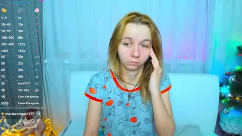 Snapshot of _mari_so chatting on January 20, 1:50 am Scarlett online show from January 20, 1:50 am