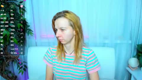 Snapshot of _mari_so chatting on February 24, 2:06 am Scarlett online show from February 24, 2:06 am