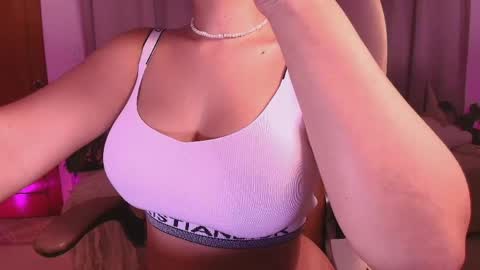 Marce  online show from April 5, 3:00 pm