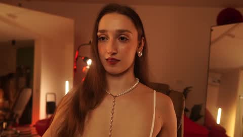 Snapshot of _meganmeow_ chatting on February 13, 1:29 am Thursday - start 300 GMT online show from February 13, 1:29 am