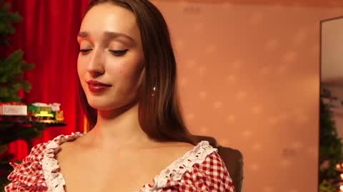 Snapshot of _meganmeow_ chatting on December 7, 10:06 pm Thursday - start 300 GMT online show from December 7, 10:06 pm