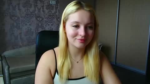 Melanie online show from April 17, 10:39 am