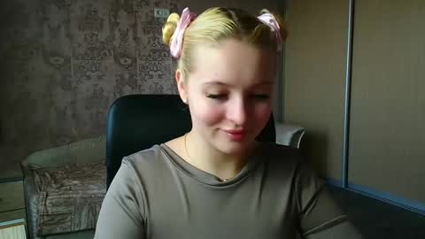 Melanie online show from April 3, 10:13 am