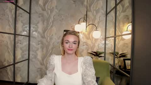 Mila online show from May 20, 2:25 pm