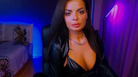 Milani online show from November 27, 6:33 pm