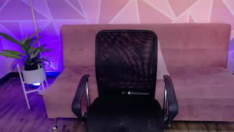 Call me Miley  online show from July 28, 8:52 pm