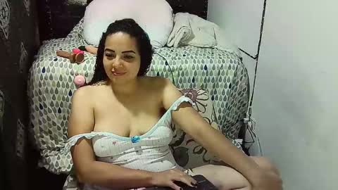 Snapshot of _milf_naughty chatting on October 9, 9:24 am _milf_naughty online show from October 9, 9:24 am