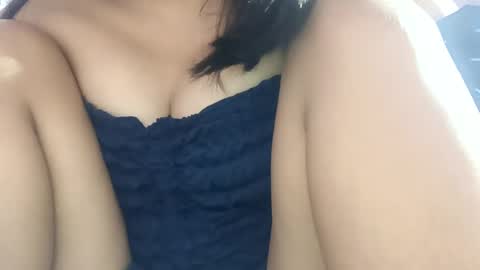 _milkytitsmomxx_ online show from December 4, 4:16 pm