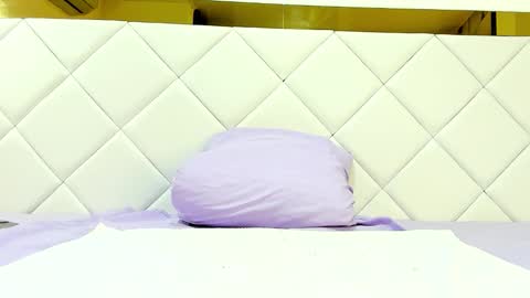 Snapshot of _millycute18 chatting on September 18, 5:22 pm Milly online show from September 18, 5:22 pm