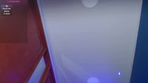 _milu23_ online show from March 4, 2:56 pm