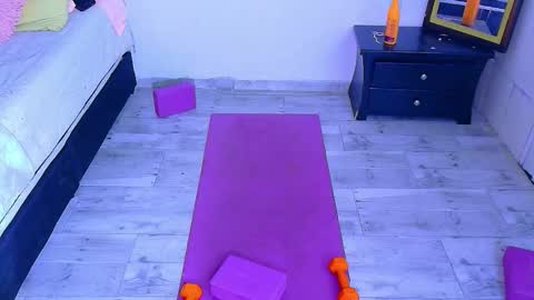 karoline uwu online show from September 19, 6:40 pm