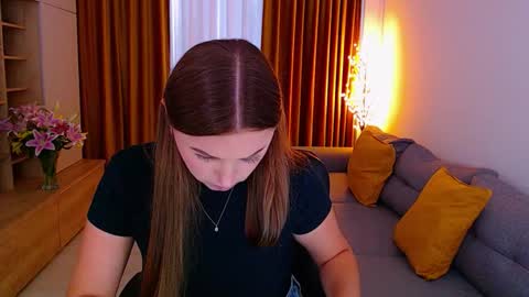 Mia online show from September 23, 8:12 am