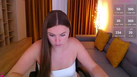 Mia online show from July 11, 11:43 am