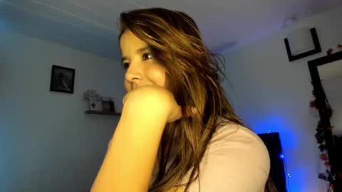     liaaa 4u online show from December 13, 9:30 pm