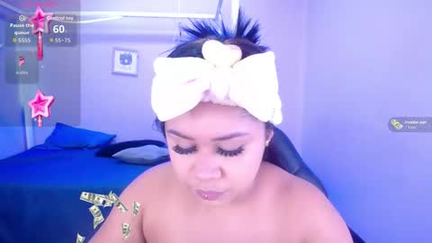 nahomi  online show from September 14, 1:58 am