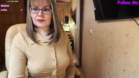 MagicWoman online show from February 8, 8:12 pm