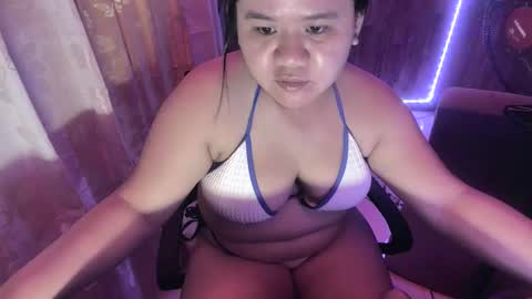 Snapshot of _natalieey chatting on October 11, 4:31 pm nics online show from October 11, 4:31 pm