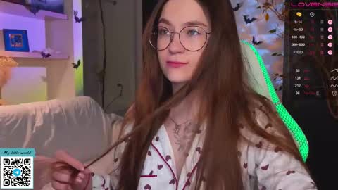 Mia with a big heart  online show from October 28, 12:11 pm