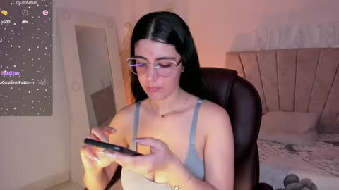 Snapshot of _niah_ chatting on January 22, 8:06 pm Niah You can call me Ni or cutie haha online show from January 22, 8:06 pm