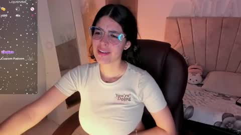 Snapshot of _niah_ chatting on January 25, 9:35 pm Niah You can call me Ni or cutie haha online show from January 25, 9:35 pm