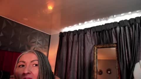 Snapshot of _nicoletteshea_ chatting on March 5, 8:33 pm _nicoletteshea_ online show from March 5, 8:33 pm