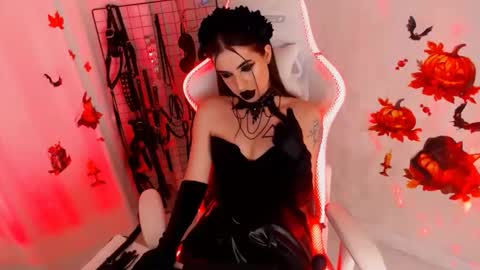 Eva online show from November 2, 8:45 pm