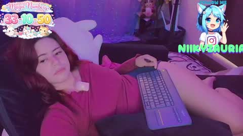 niiky online show from June 3, 3:39 pm