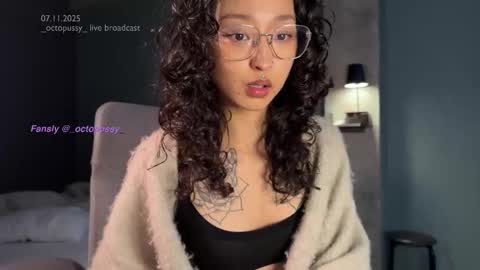 Mikayla online show from November 7, 5:57 am