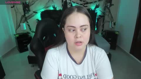 Olivia jones online show from October 29, 11:25 am