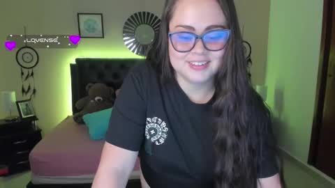 Snapshot of _oliviajoness chatting on September 10, 2:06 pm Olivia jones online show from September 10, 2:06 pm