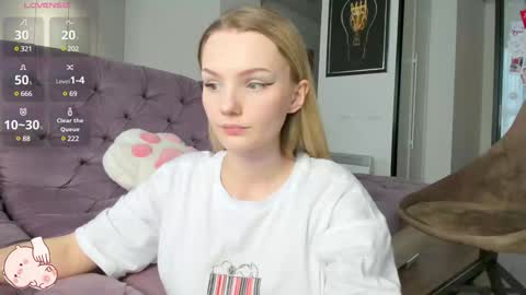 Snapshot of _passion_show_ chatting on January 9, 8:24 am Tina online show from January 9, 8:24 am