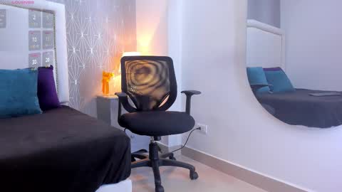  peach1  online show from October 23, 2:45 pm