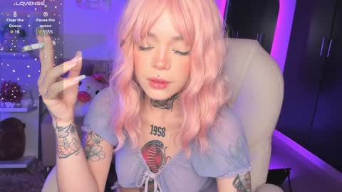   online show from December 12, 1:28 pm