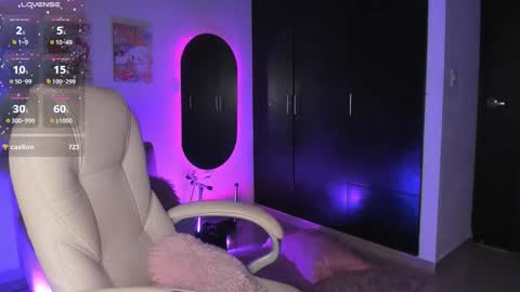   online show from September 28, 3:50 pm