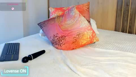 _samantagomez online show from May 26, 7:13 pm