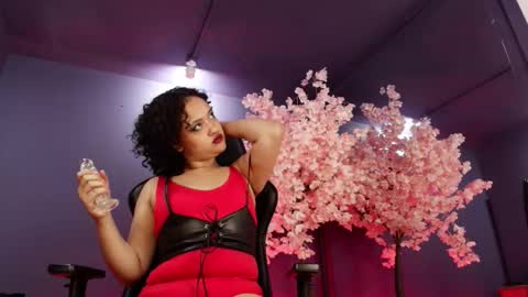 Sara online show from November 10, 11:49 am