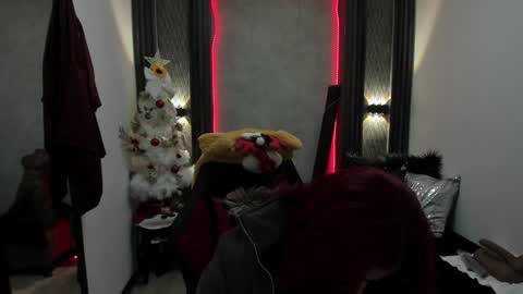 Snapshot of _selene_red chatting on January 10, 1:52 pm Selene online show from January 10, 1:52 pm
