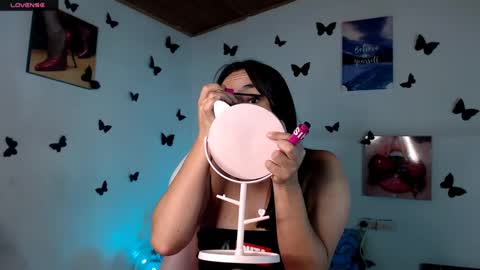 Snapshot of _serendepia_ chatting on February 6, 5:25 am Serendipia online show from February 6, 5:25 am