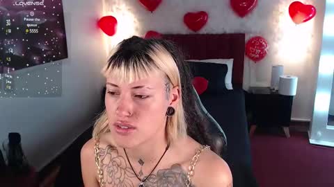 Snapshot of _sharlotte777 chatting on February 15, 1:38 pm _sharlotte777 online show from February 15, 1:38 pm