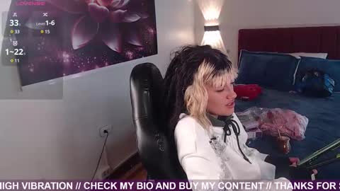 Snapshot of _sharlotte777 chatting on February 12, 3:50 pm _sharlotte777 online show from February 12, 3:50 pm