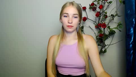 Snapshot of _snow_queen__ chatting on September 23, 7:01 pm Rachel online show from September 23, 7:01 pm