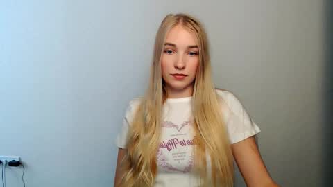 Snapshot of _snow_queen__ chatting on October 3, 1:27 pm Rachel online show from October 3, 1:27 pm