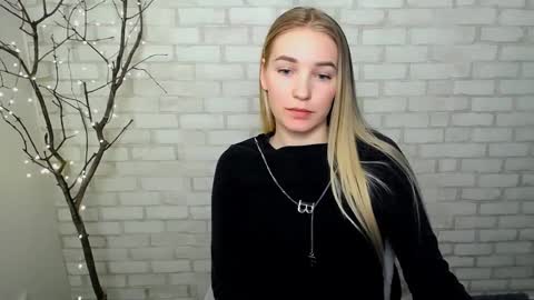 Snapshot of _snow_queen__ chatting on March 12, 2:34 pm Rachel online show from March 12, 2:34 pm