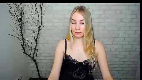 Snapshot of _snow_queen__ chatting on February 14, 11:10 am Rachel online show from February 14, 11:10 am