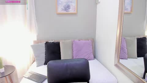 Snapshot of _sofia_cruz chatting on September 10, 7:36 pm 640 200 online show from September 10, 7:36 pm